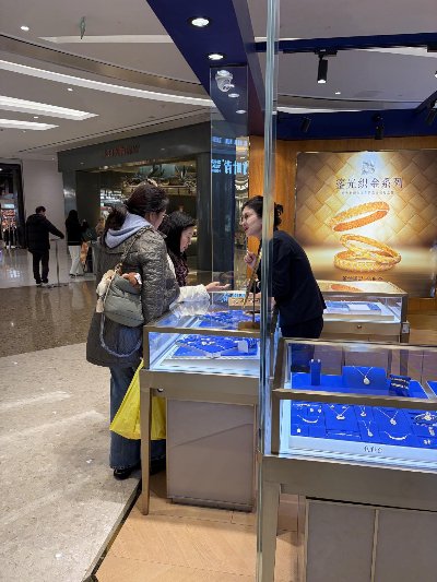 春日市场 撑起消费“半边天”CQ9电子最新网站她经济催热(图3)